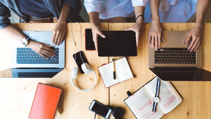 Donne e madri sfiancate dallo smart working: in Brianza nasce un welfare su misura