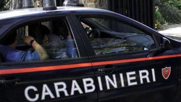 Spaccio di coca e hashish, cinque arresti. Il capobanda ha 23 anni