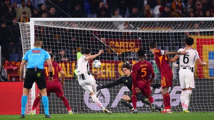 La Roma scappa sul 3-1, la Juve la riprende con Gatti al 93’: 3-3 all’Olimpico