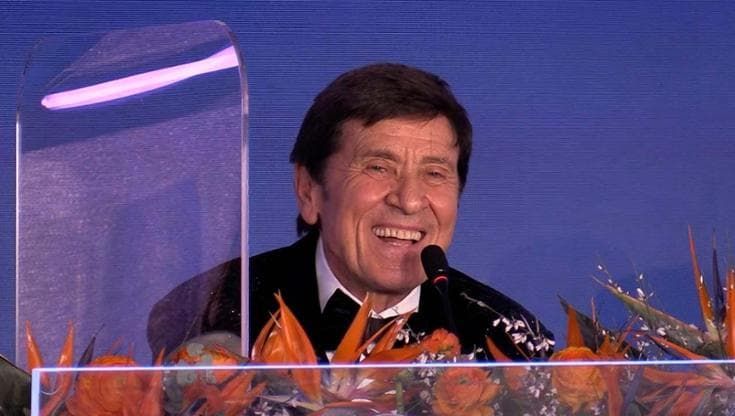 Sanremo 2022, Morandi show in sala stampa: "Io alla conduzione del Festival 2023? Tocca ad Amadeus"