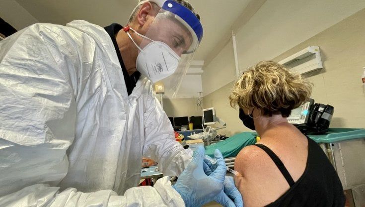 Vaccinazioni anti Covid: in Emilia-Romagna si parte coi 50-59enni