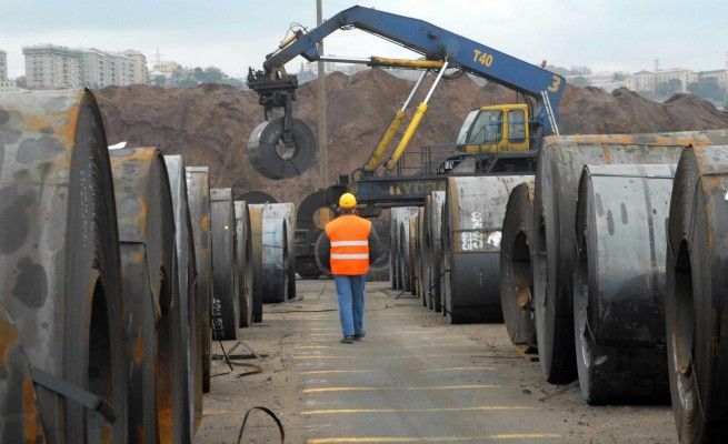 Ilva, verso un decreto sblocca cantieri.<br />Il no dell'Arpa: "Cos&igrave; i problemi restano"