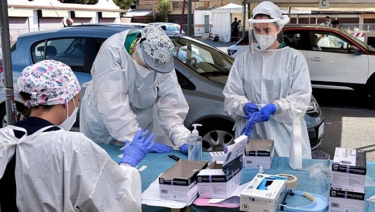 Covid Italia, il bollettino del 31 marzo 2022: 73.195 casi nuovi e 159 morti
