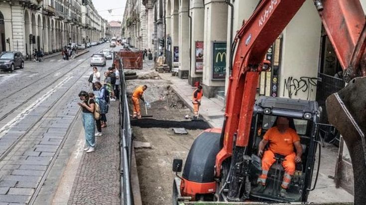 Via Po invasa da cantieri. I negozi: “Affari a picco, tagliateci le tasse”. Spunta l’ipotesi di chiudere la strada
