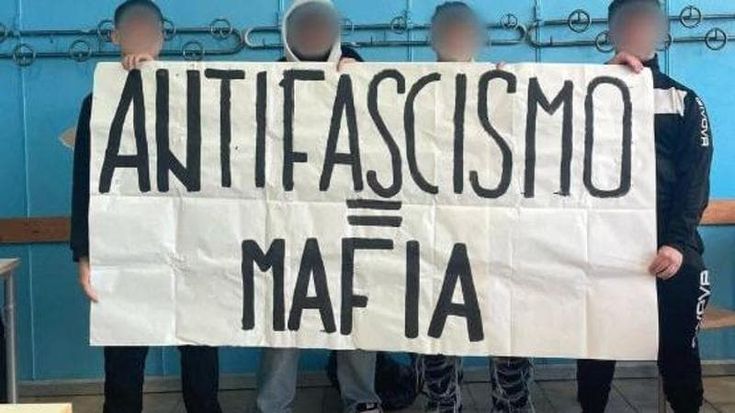 Il nichilismo a occhi chiusi dei giovani patrioti che solo la scuola può salvare