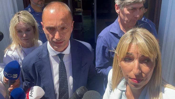Morte di Beatrice, Iannuzzi tace davanti al gip: “Ma sono innocente”. Aiello: “Mai toccate le bimbe”