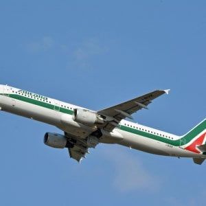 Alitalia, sciopero del trasporto aereo il 21 maggio