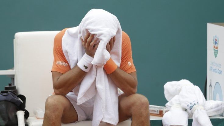 Novak Djokovic perde anche a Belgrado: battuto da Rublev, ancora nessun titolo nel 2022. Alcaraz trionfa a Barcellona