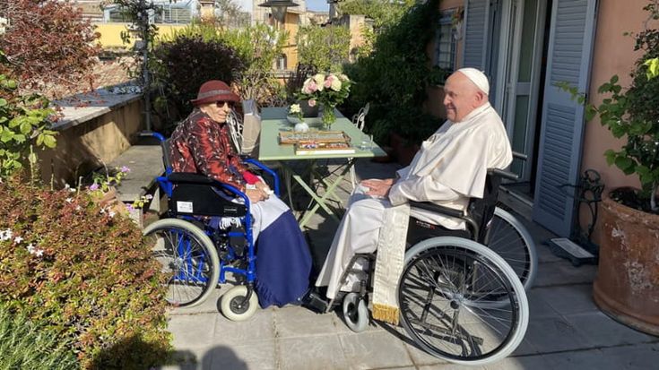 La Roma di Emma Bonino, da Trastevere a Campo de’ Fiori: le battaglie, le puntarelle e Papa Francesco
