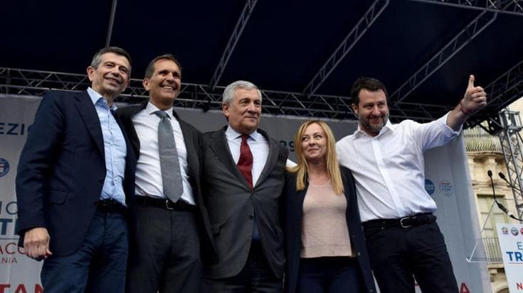 Caos Veneto e Campania, il centrodestra convoca il vertice dei leader sulle regionali
