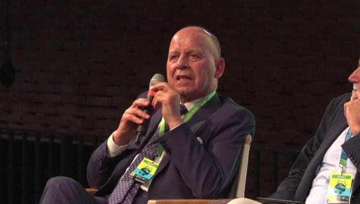 Sostenibilità, il sindaco Arca: "La Sardegna fa i conti con spopolamento e cavallette"