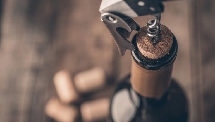 Vino, come eliminare il sapore di tappo: la scoperta dei ricercatori francesi