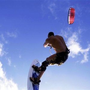 Marsala, muore facendo kitesurf allo Stagnone