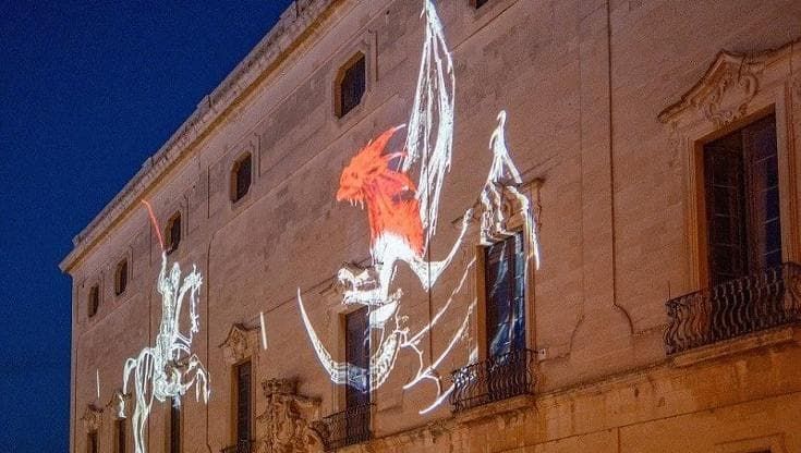 Salento, il borgo di Sternatia diventa interattivo: sfida tra influencer, arte e miti in piazza