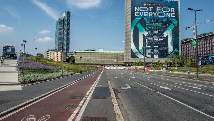 Via Melchiorre Gioia chiusa al traffico ma solo nel week end: ipotesi mini-isola pedonale nei piani per Porta Nuova