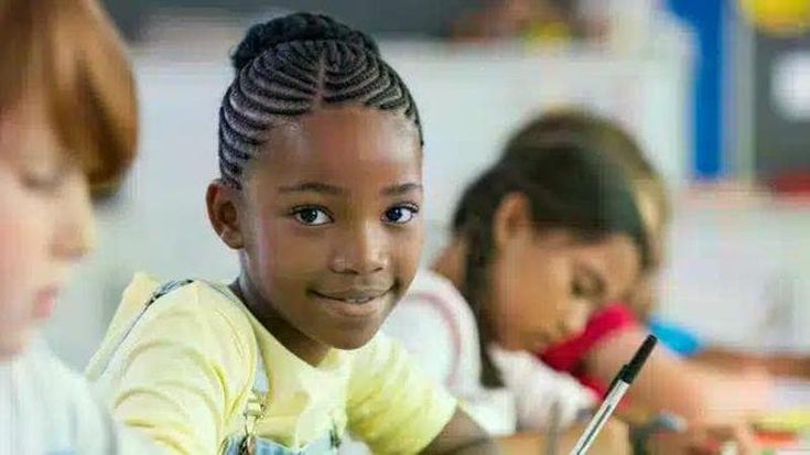 Scuola, 12 studenti ogni 100 hanno cittadinanza straniera: il 37% sceglie il suo futuro in Italia