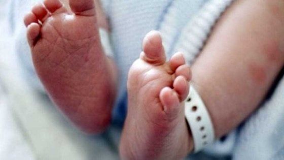 Neonato morto in ospedale a Benevento, sette indagati