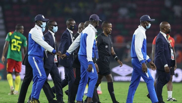 Coppa d'Africa, tragedia a Yaoundé prima di Camerun-Comore: otto morti nella ressa per entrare allo stadio