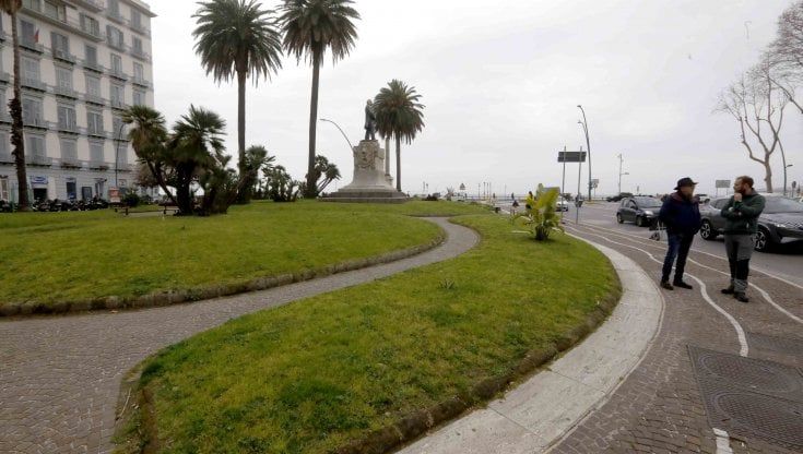 Napoli, la nuova piazza Vittoria più verde grazie a 100x100 Naples
