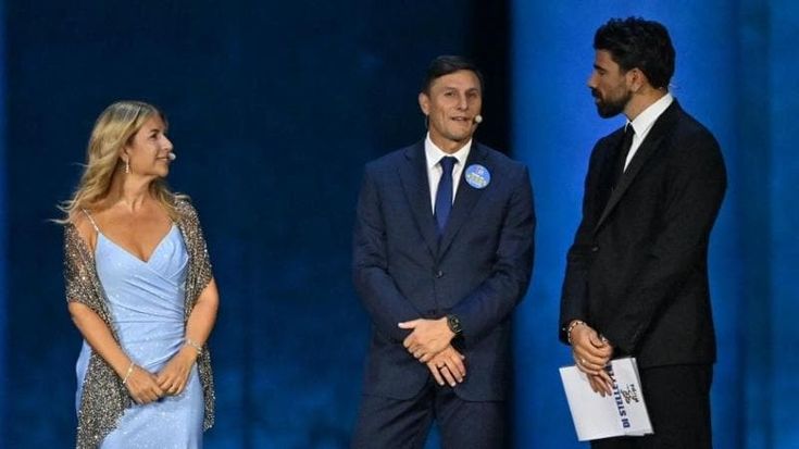 Zanetti al Plebiscito: “Aiutiamo i bimbi, qui per Diego”. I compagni di Maradona: “Sempre con noi”