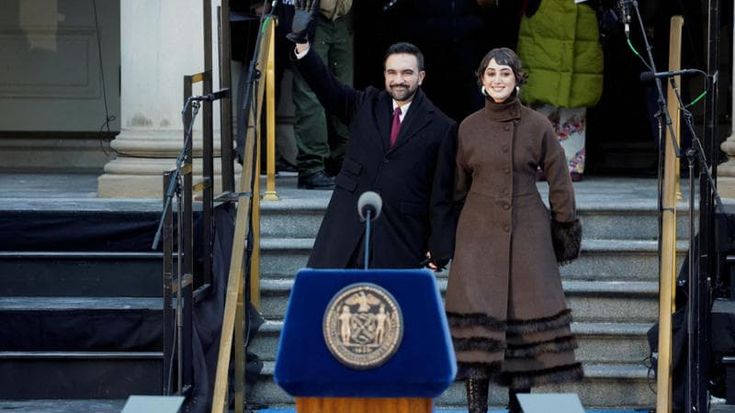 Mamdani giura sul Corano, bagno di folla a New York