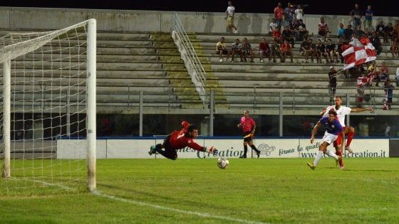 Monopoli, scontri fra tifosi dopo la partita di calcio con l'Andria: arrestati due pregiudicati