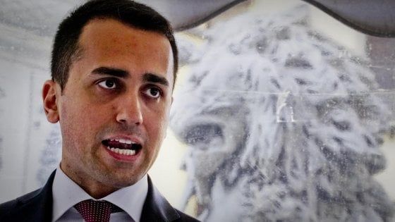  M5s, Di Maio: "Pizzarotti via, non siamo Pd". Boschi replica: "Non decidiamo con mail anonime"