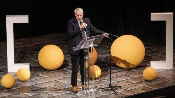 Pisapia, a giugno il nuovo Ulivo e tratta con Renzi sul Mattarellum
