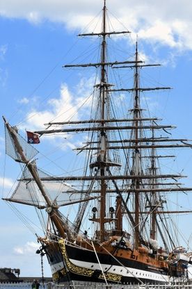 Palermo, al porto la nave Amerigo Vespucci: è considerata la più bella del mondo