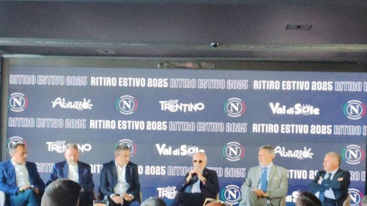 De Laurentiis: “Mi tengo il Napoli a vita e non lo venderò nemmeno per 2.5 miliardi”