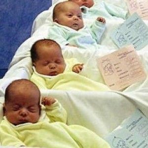 Figli non riconosciuti, cinque leggi per facilitare l'incontro con la madre