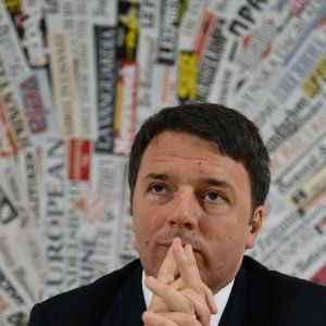 Due anni di Renzi: "Serve accordo su adozioni. Italia solida, ma ancora tanto da fare"