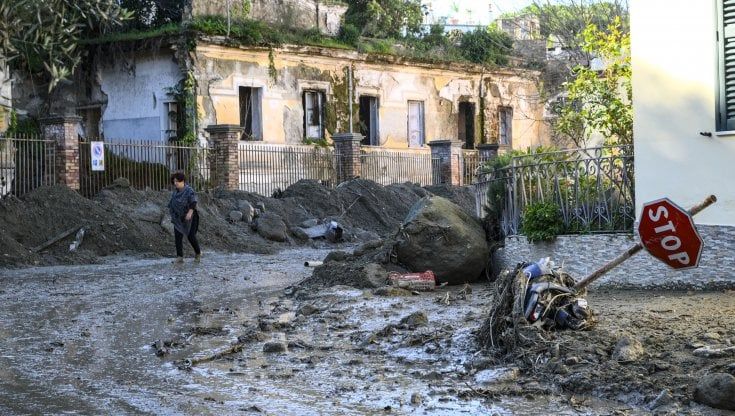 Ischia, voci dalla frana La fuga disperata di Irina “Sono viva per un secondo grazie alle urla di mio figlio”