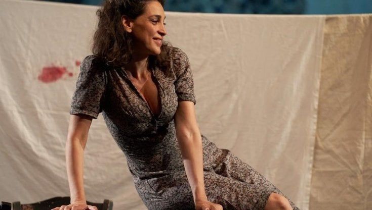 Donatella Finocchiaro diventa "La lupa": "La sensualità è un valore"