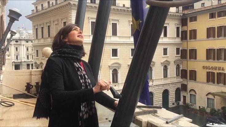 8 marzo, Boldrini abbassa bandiere di Montecitorio: "Segno di lutto per le donne uccise"
