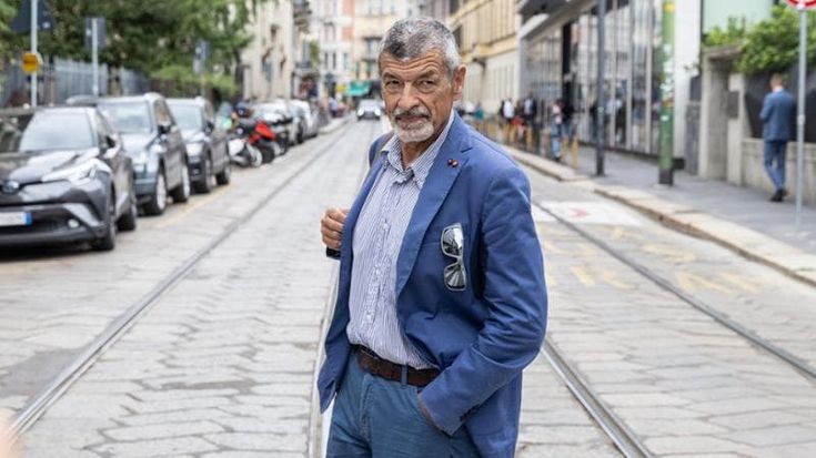 Comunali, il vannacciano Burgio vuole droni a “flotte” sui “tetti cittadini” per sorvegliare Milano