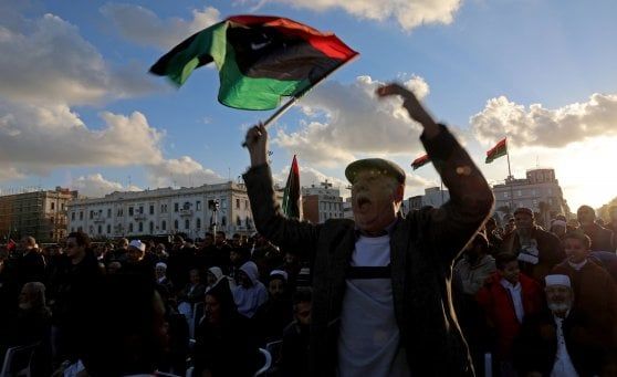 Libia, Tripoli contro la missione Irini dell'Ue: "Non blocca le armi ad Haftar"