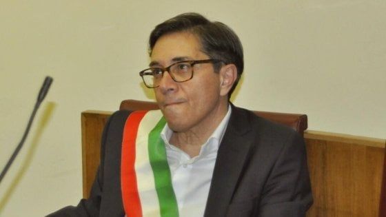 Coronavirus, in quarantena il sindaco medico di Orta Nova (Foggia): "Ho assistito paziente positivo"