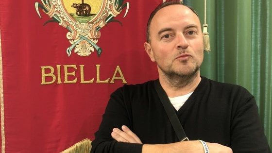 Biella, il consigliere di centrodestra nella bufera: "Auguro alle colleghe del Pd di raggiungere orgasmi veri"