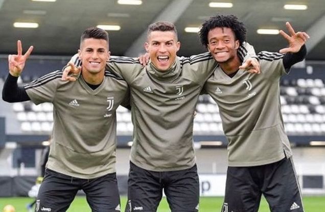 Ronaldo con Cancelo e Cuadrado, sui social è "top"