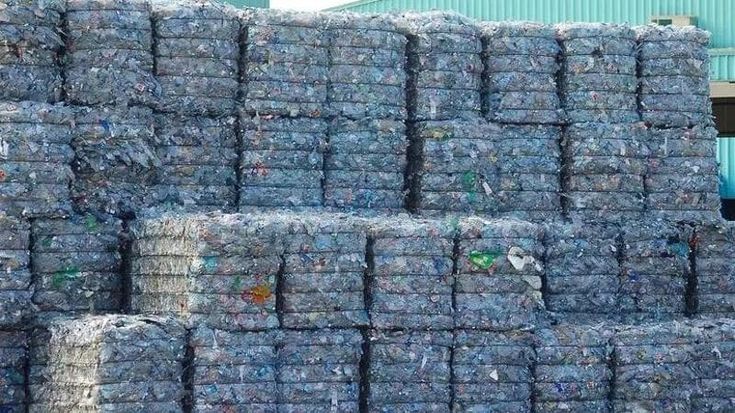 Troppa plastica, pochi ritiri: ecco perché l’economia circolare rischia il cortocircuito