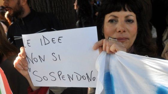 Prof sospesa, l'appello degli umanisti a Mattarella: "Provvedimento intimidatorio, sia ritirato"