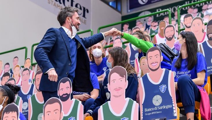 Basket, a Sassari scoppia il caso Pozzecco: il club sospende il tecnico 10 giorni