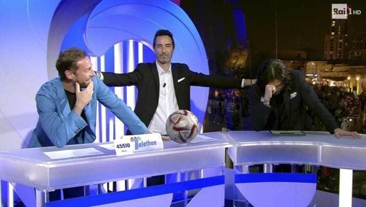 Adani piange in diretta: "Nell'86 gli argentini erano morti ma avevano Maradona. Ora hanno Messi"
