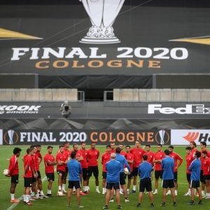 Europa League e Champions. Premiazioni anti-Covid