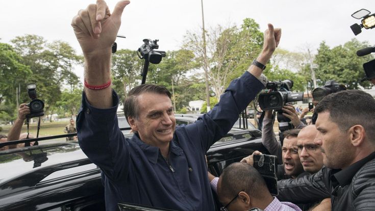 Il Brasile all'ultrà Bolsonaro, stravince la destra radicale