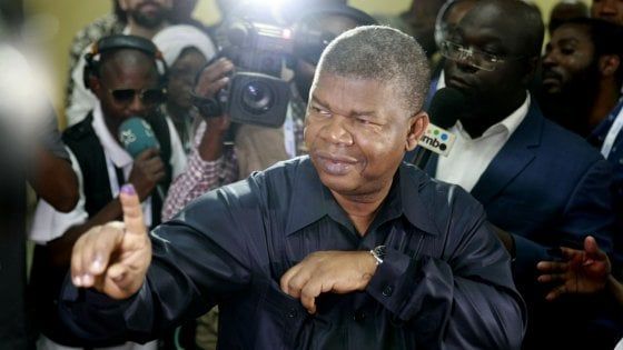 Angola, finisce l'era dos Santos: Lourenço è il nuovo presidente
