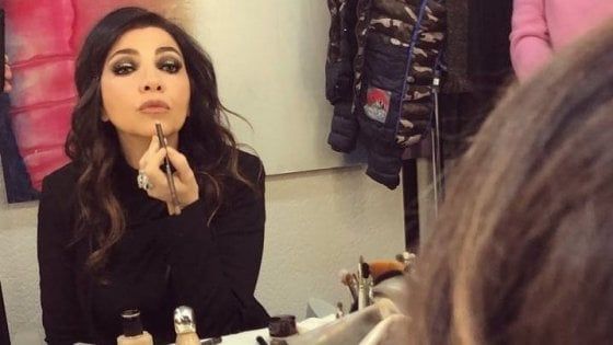 Battuta sessista in concerto, Cristina D'Avena si scusa con Luxuria, che dice: "La prossima volta cantiamo insieme"