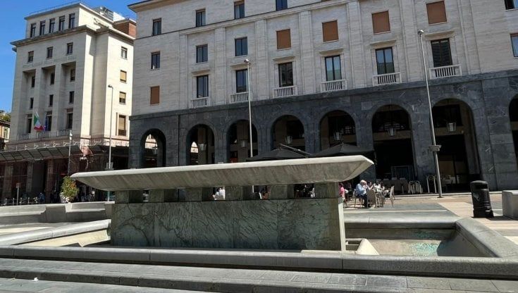 Emergenza siccità, l'allarme dei parchi lombardi. E Varese risparmia acqua 'spegnendo' le fontane
