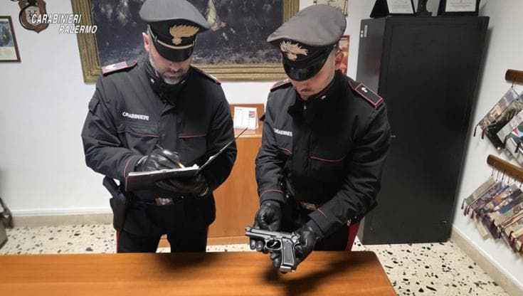 Spari a salve davanti all’asilo, panico tra i bimbi e i genitori a Torretta